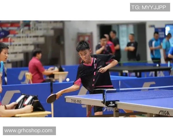 草根选手逆袭国手羽毛球赛场展现拼搏精神与梦想追逐之路